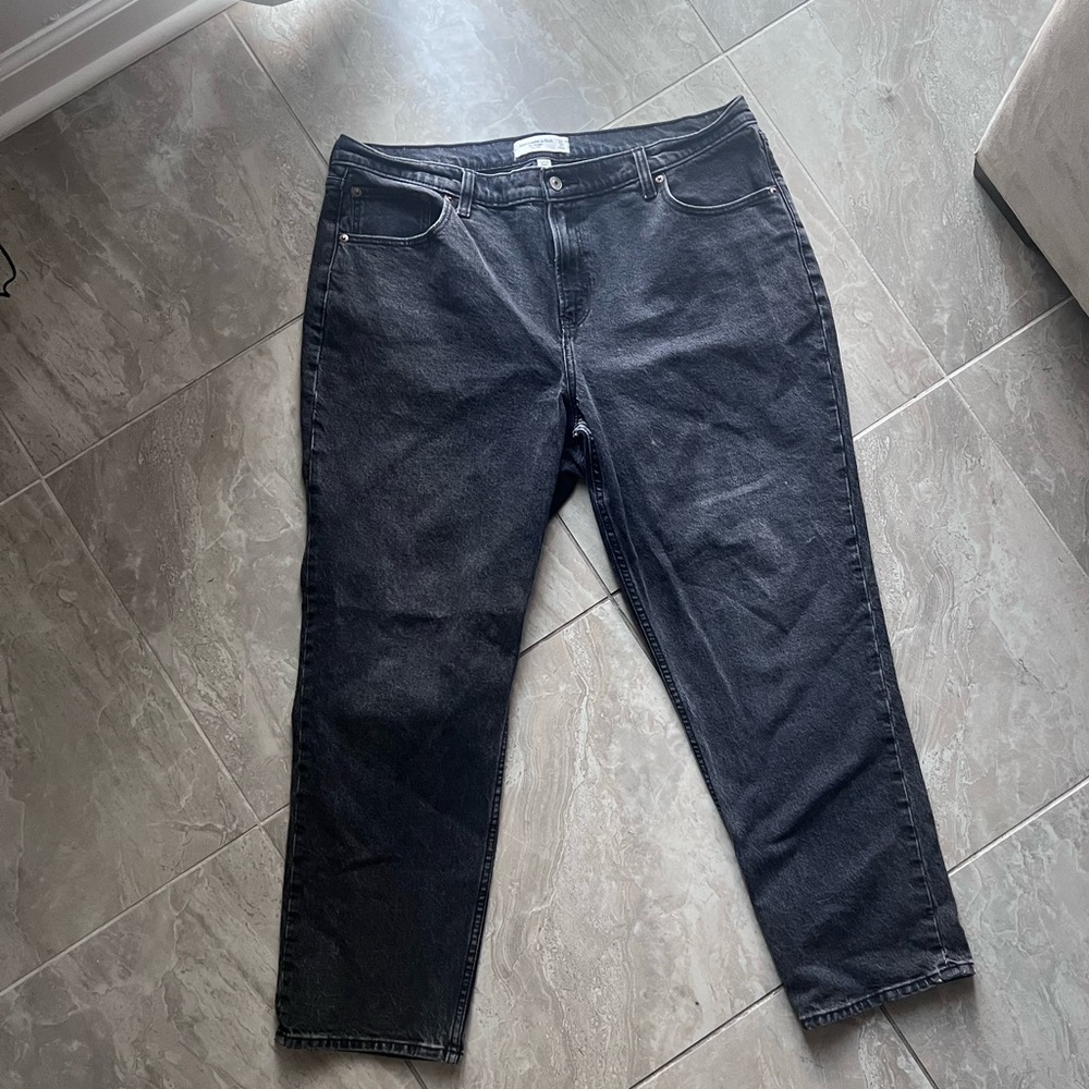Abercrombie & Fitch Mid Rise Straight Jeans 16s